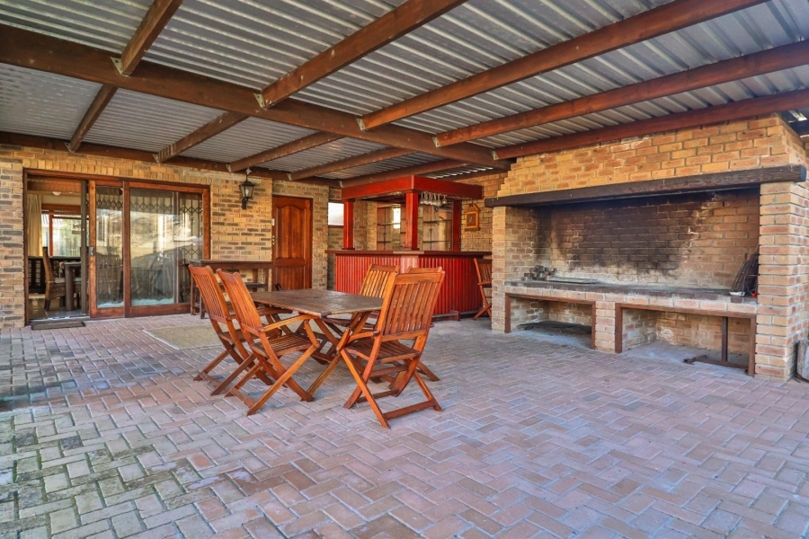 3 Bedroom Property for Sale in Franskraal Western Cape